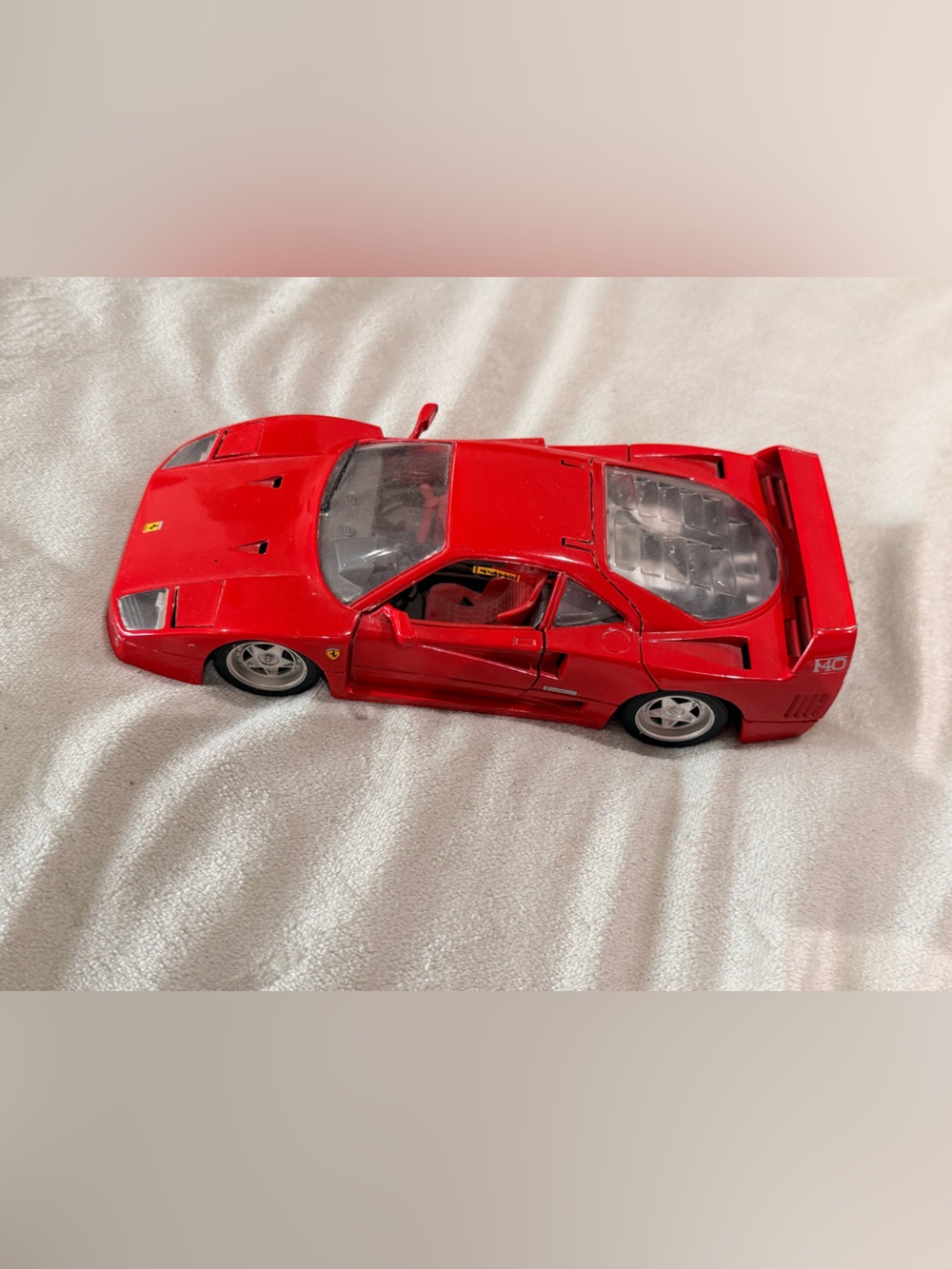 Ferrari F40 1/18 scale red
